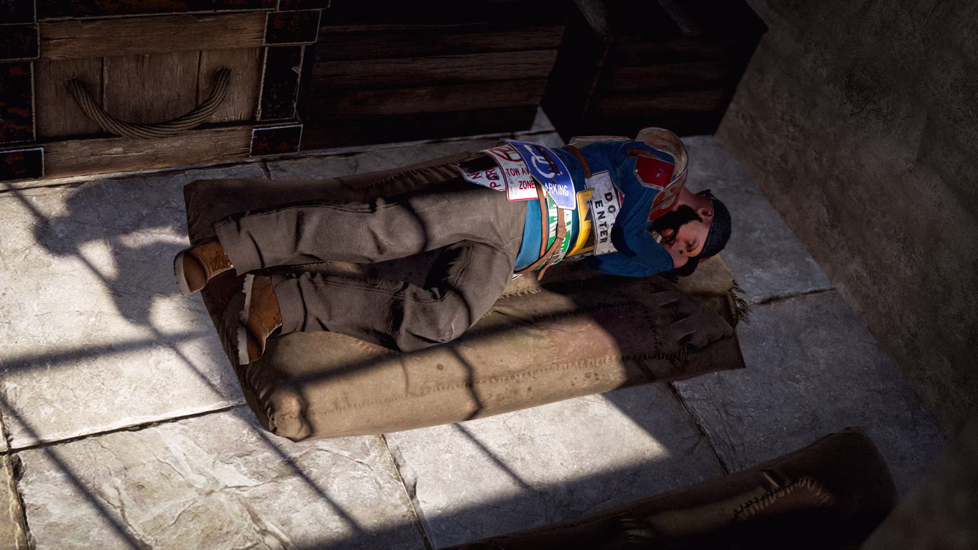 rust_invis_sleeping_bag_1080_jpg